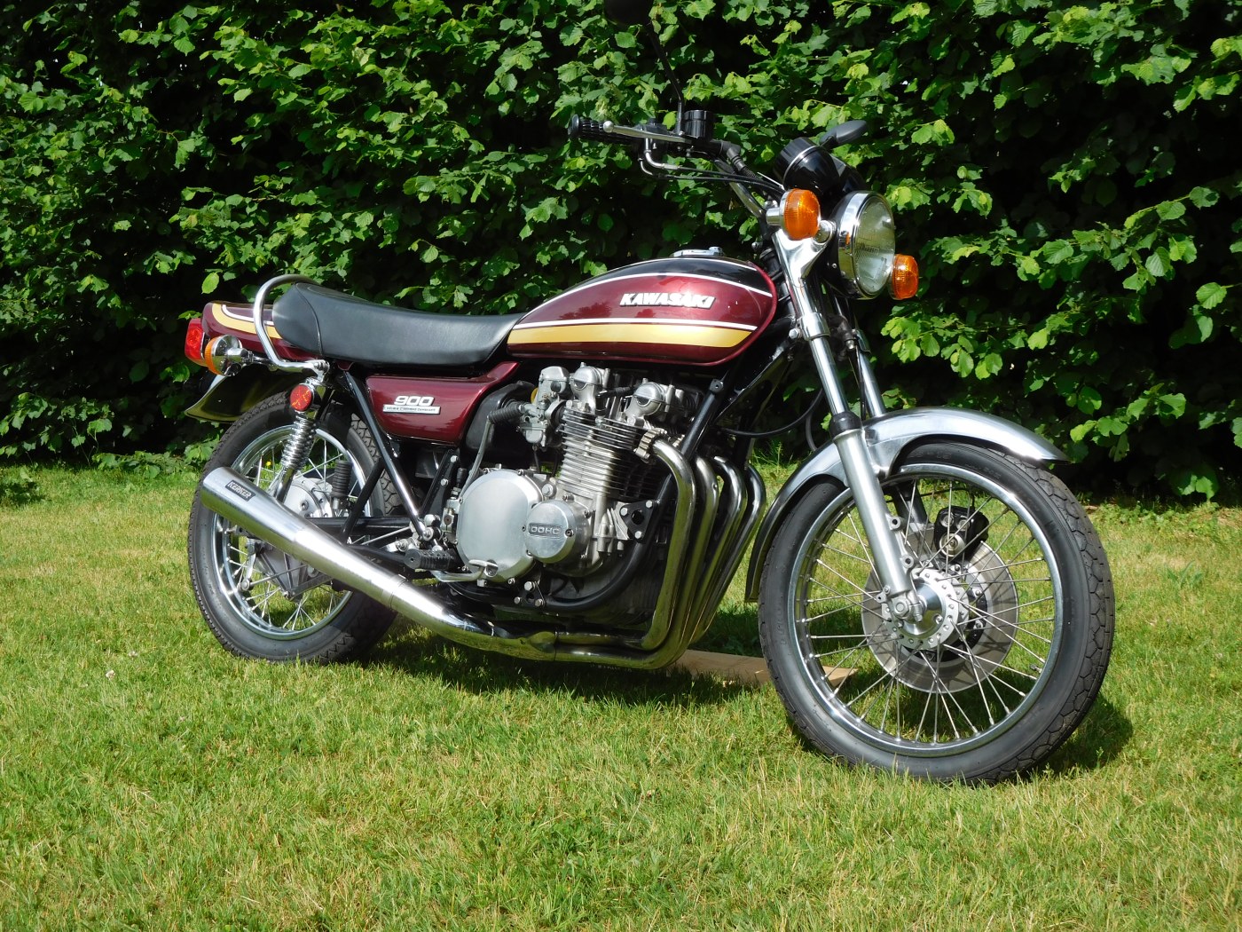 KAWASAKI Z 900 1976 (look 1975)